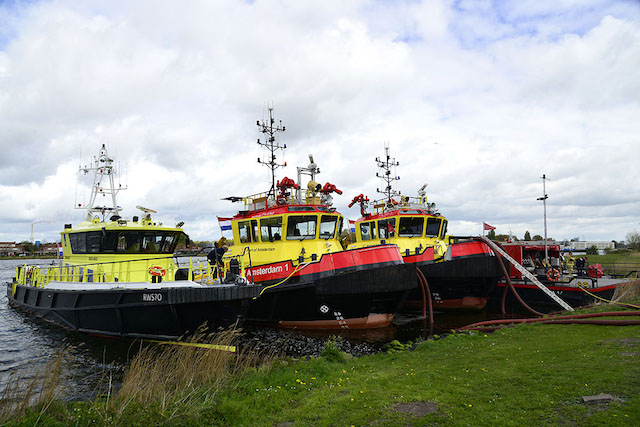 2017/83/20170422-13u46 GB 030 Zeer grote brand Westhavenweg ASD.jpg